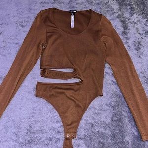 Women’s brown ‘Fashion Nova’ long-sleeve bodysuit!